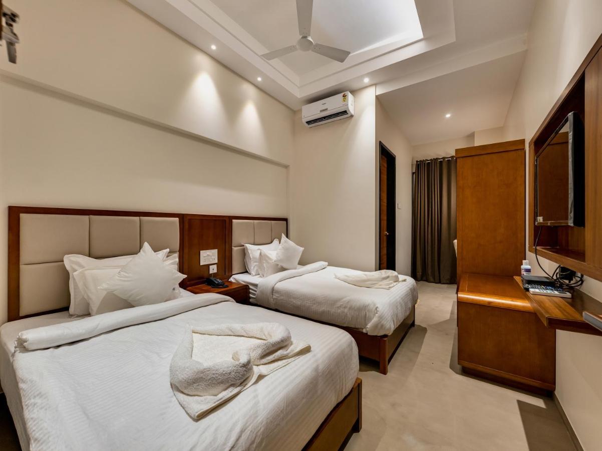 Готель Grand Regal Chandoli Екстер'єр фото