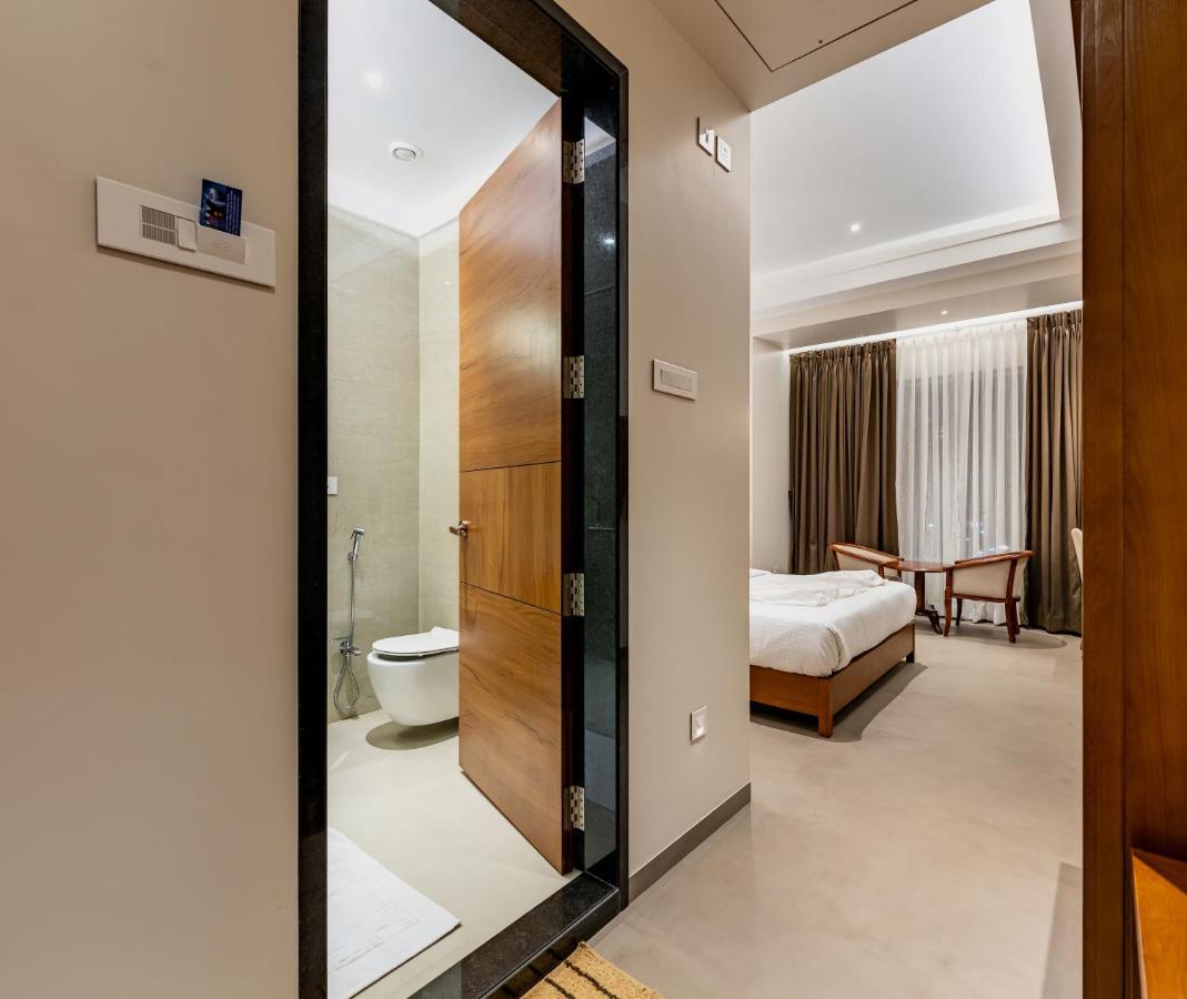 Готель Grand Regal Chandoli Екстер'єр фото